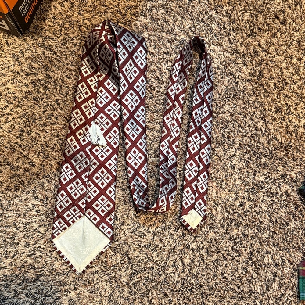 Hardy Amies Burgundy and White Geometric Silk Tie